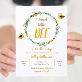 Een zoete kleine honingbijen is onderweg naar Baby Kaart