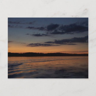 Een zomerzonsondergang op een meer in Noord-Wiscon Briefkaart