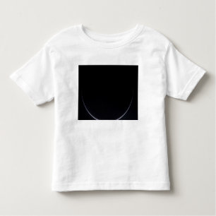 Een zonlicht-verlichte krescent van de aarde kinder shirts
