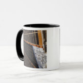 Een zonnepanelenvleugel mok (Voorkant links)