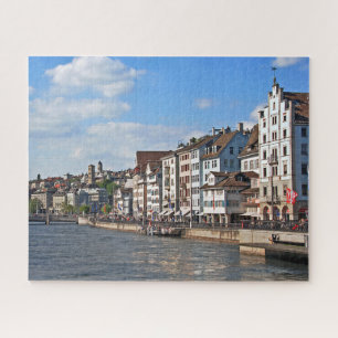 Een zonnige dag op de dijk van de Limmat. Legpuzzel