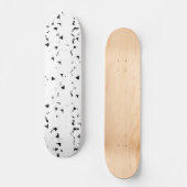 Een zwart-wit foto van regendruppels skateboard (Voorkant)