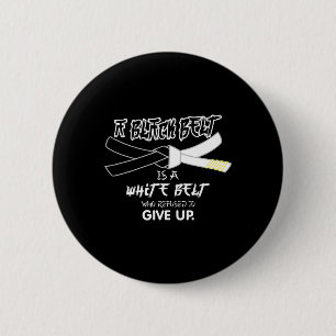 Een zwarte gordel is een witte gordel die een gekl ronde button 5,7 cm