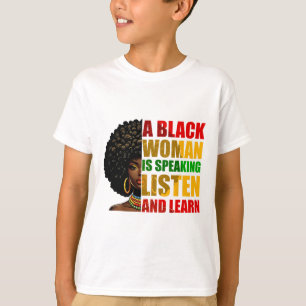 Een zwarte vrouw spreekt Luister en Leer Afrocen T-shirt