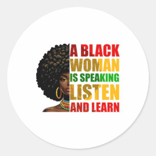 Een zwarte vrouw spreekt, luistert en leert Afrika Ronde Sticker