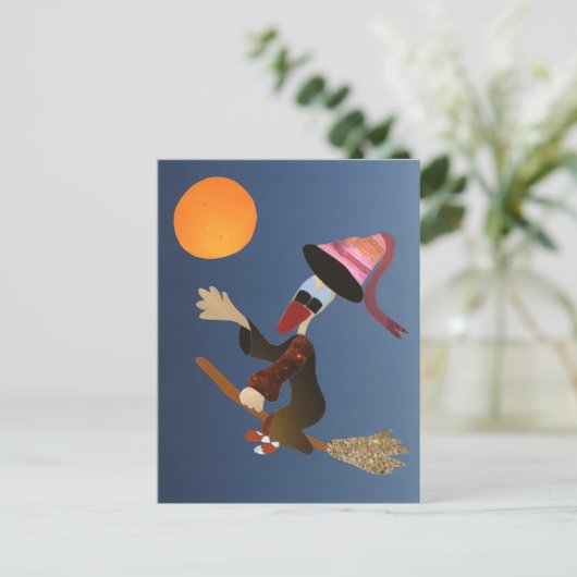 Eend vliegt als heks door volle Halloween maan Briefkaart (Staand voorkant)