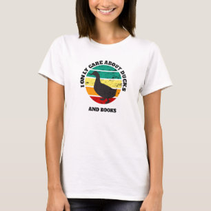 Eenden en boeken houden zich bezig met het terugge t-shirt