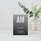 Eenduidig grijs zwart gewoon monogram visitekaartje (Staand voorkant)