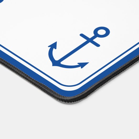 Eenvoudig blauw en wit nautisch anker monogram bureaumat (Hoek)