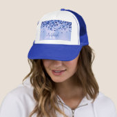 Eenvoudig blauw geborsteld metaal en glitter monog trucker pet (In situ)
