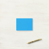 Eenvoudig blauw post-it® notes (Op bureau)