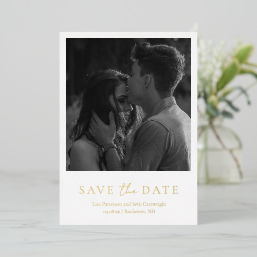 Eenvoudig elegant fotohuwelijk: sla de datum goud folie uitnodiging (Staand Voorkant)