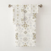 Eenvoudig Elegant Gold Folk Tegel Pattern Bad Handdoek (Insitu)