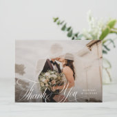 Eenvoudig Elegant Script Huwelijk Horizontale Foto Bedankkaart (Staand voorkant)