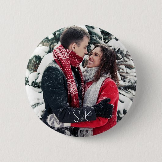 Eenvoudig Elegant Script Koppel Foto en Initialen Ronde Button 5,7 Cm (Voorkant)