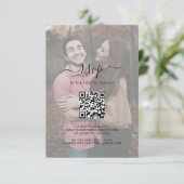 Eenvoudig Elegant Script QR Code Weduwschap met fo RSVP Kaartje (Staand voorkant)