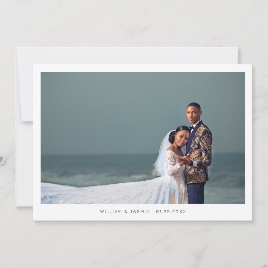 Eenvoudig en minimalistisch fotoscript bruiloft bedankkaart (Voorkant)