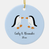 Eenvoudig gestileerd pinguïn paar aangepaste kerst keramisch ornament (Voorkant)