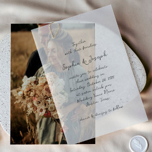 Eenvoudig grillig handgeschreven script Bruiloft Vellum Uitnodigingen