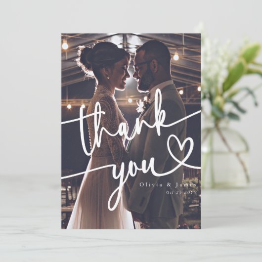 Eenvoudig handgeschreven script hart bruiloft foto bedankkaart (Staand voorkant)