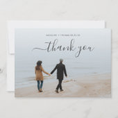 Eenvoudig Minimaal Script met 2 foto collage bruil Bedankkaart (Voorkant)