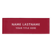 Eenvoudig minimalistisch moderne Burgundy Red Basi Naambadge (Voorkant)