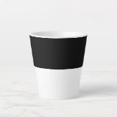 Eenvoudig minimalistisch zwart-wit latte mok (Voorkant)