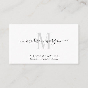 Eenvoudig Modern Fotograaf Script Monogram Visitekaartje