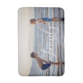 Eenvoudig modern fotosjabloon Aangepaste naam Badmat (Voorkant Verticaal)