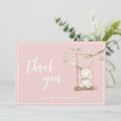 Eenvoudig Modern Script Dusty Pink Baby Girl Bedankkaart (Staand voorkant)