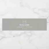 Eenvoudig Monogram grijs en wit huwelijk Waterfles Etiket (Enkel label)