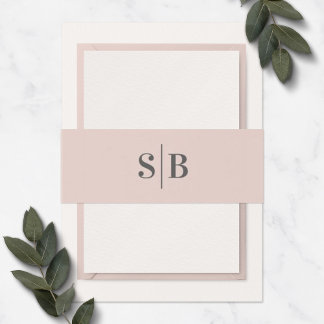 Eenvoudig Monogram Licht Blush Pink Weddenschap Uitnodigingen Wikkel
