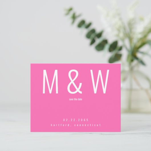 Eenvoudig Monogram warm roze huwelijk sparen Datum Aankondigingskaart (Staand voorkant)