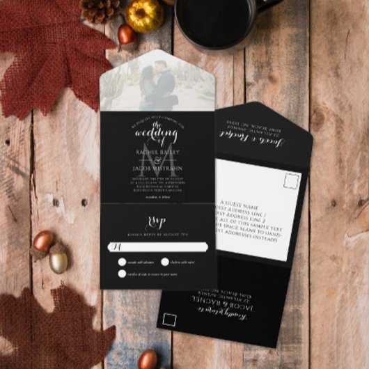 Eenvoudig Monogram zwart-wit fotohuwelijk All In One Uitnodiging