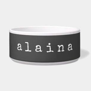 Eenvoudig ontwerp met minimalistische naam in zwar voerbakje