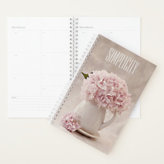 Eenvoudig Roze hydrangeas in een Pitcher Planner (Display)