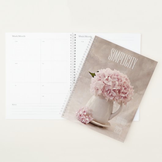 Eenvoudig Roze hydrangeas in een Pitcher Planner (Display)