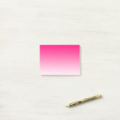 Eenvoudig roze naar wit post-it® notes (Op bureau)