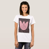Eenvoudig Roze Tulpenpatroon met donkere achtergro T-shirt (Voorkant volledig)
