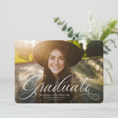 Eenvoudig script afgestudeerd pruim paars afstuder aankondiging (Staand voorkant)