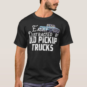 Eenvoudig verstoord door oude ophaalwagens met een t-shirt