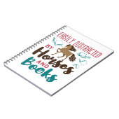 Eenvoudig verstoord door paarden en boeken notitieboek (Linkerzijde)