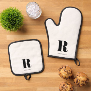 Eenvoudig wit modern monogram ovenwant & pannenlap set