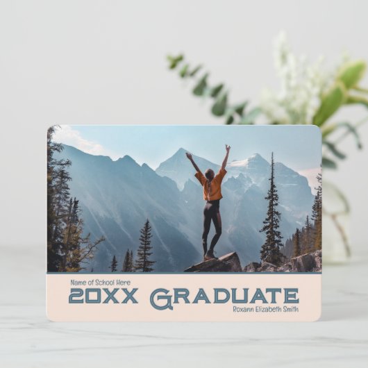 Eenvoudige 20xx Afstuderen 2 foto-uitnodiging/ Aankondiging (Staand voorkant)