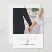 Eenvoudige 2 foto typografie Hartbericht bruiloft Bedankkaart (Achterkant)