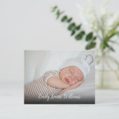 Eenvoudige babyfoto scriptaankondiging briefkaart (Staand voorkant)