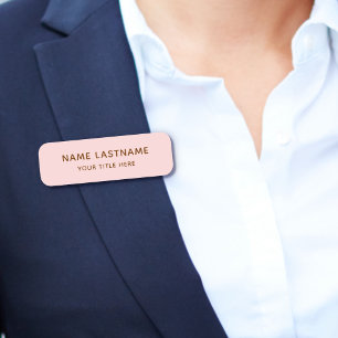 Eenvoudige Basic Blush Roze Titel Safety Pin Magne Naamplaatje