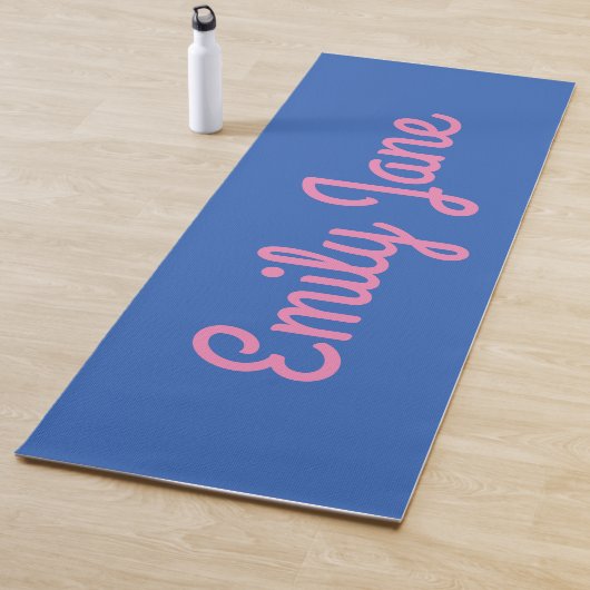 Eenvoudige, blauwe roze script, persoonlijke naam yogamat (In situ)