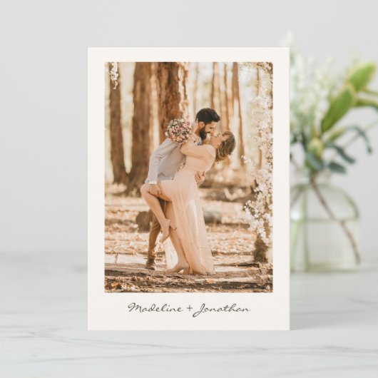 Eenvoudige Chic Wilde Bloem Beige Bruiloft Bedankkaart (Staand voorkant)