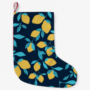 Eenvoudige citrus: citroenen op blauw. kleine kerstsok